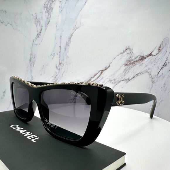 New CHANEL Sunglasses - Picture 3 of 16